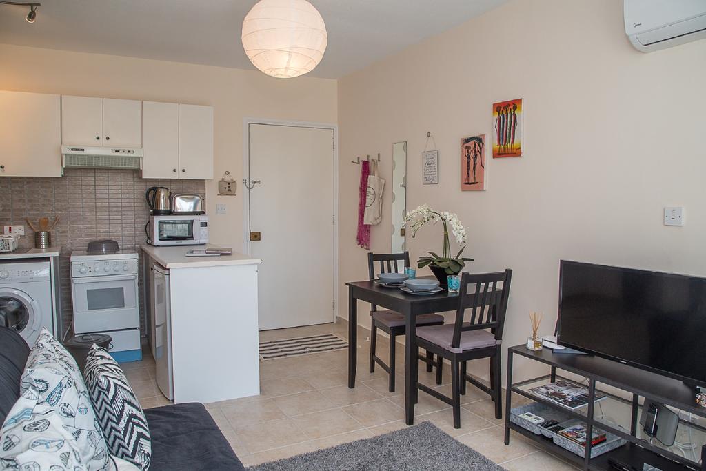Paphos Love Hut Apartment Екстер'єр фото